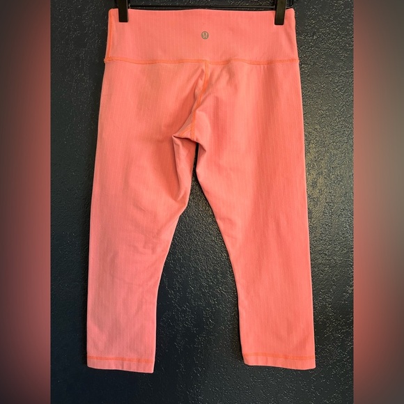 Vintage Lululemon Wunder Under Crop Low-Rise Pink Striped Leggings - Picture 2 of 3